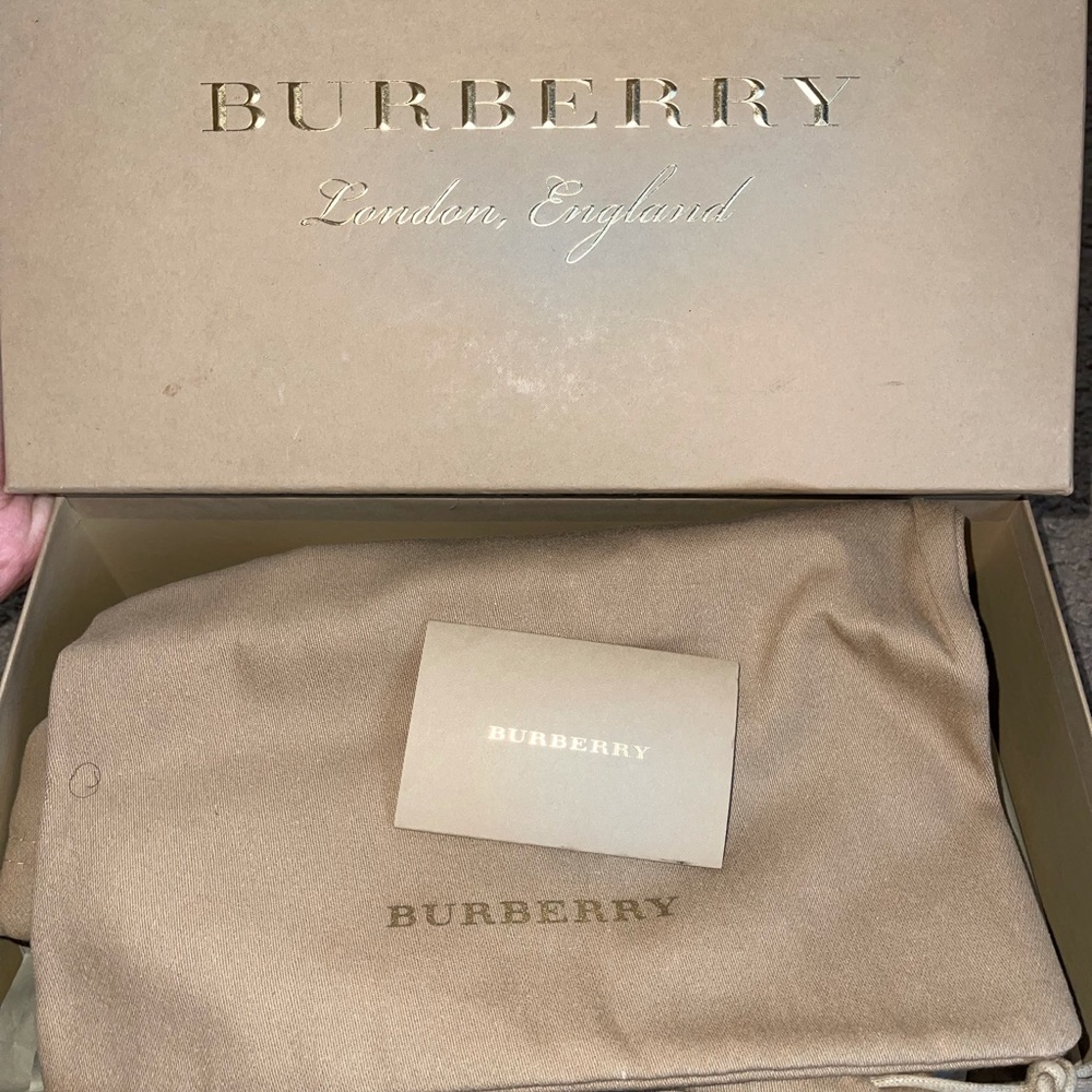 Burberry Slides - Picture 3 of 5